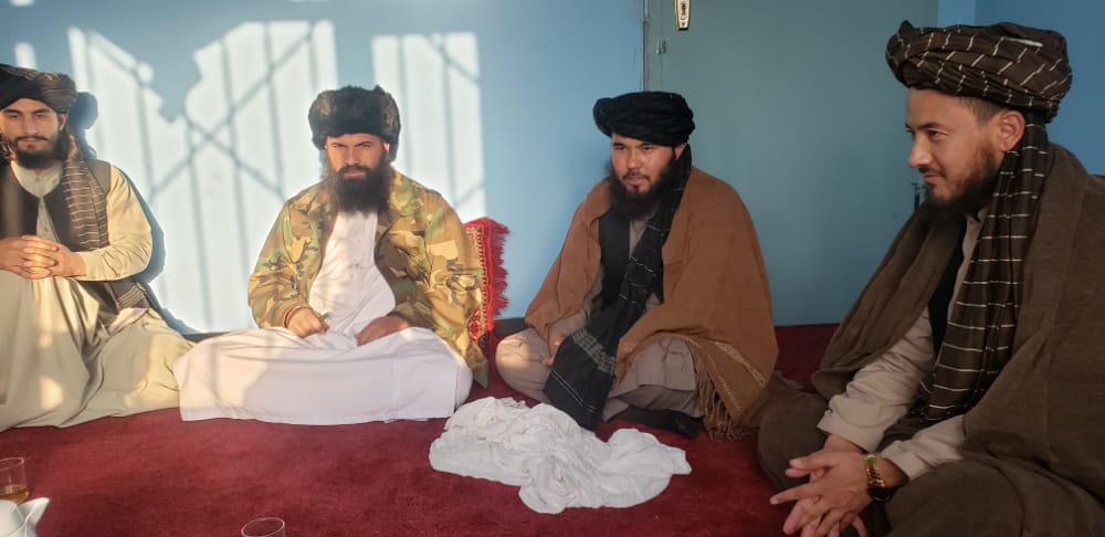 د بغلان ولایت د ځمکې د غصب مخنیوی کمېسیون مشر او غړو د یاد ولایت له امنیې قومندان سره وکتل