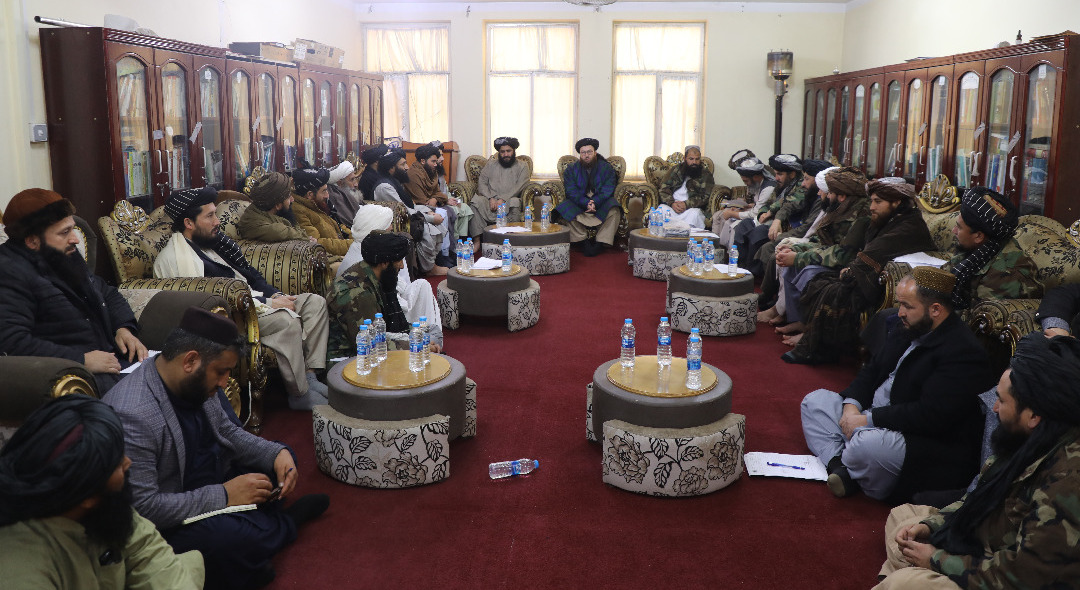 د بغلان سیمه ییزو چارواکو سره دکرنې وزیر ناسته