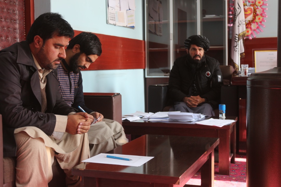 د افغانستان لپاره د ناروې کمیټې چارواکو د پکتیا د کرنې له رییس سره وکتل