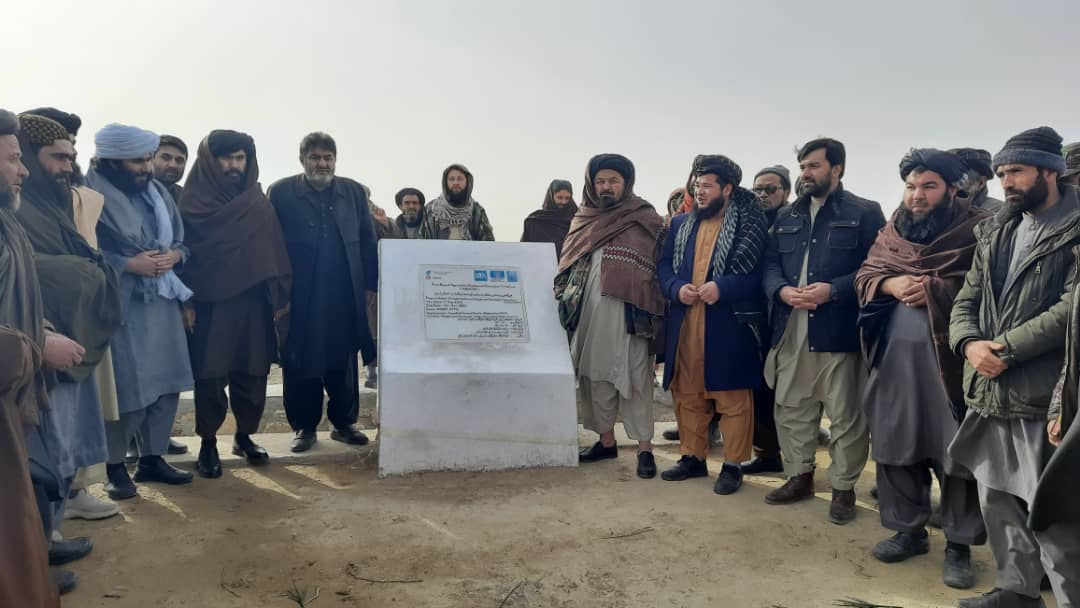 بهره‌برداری از یک کانال آبیاری در ولایت بلخ