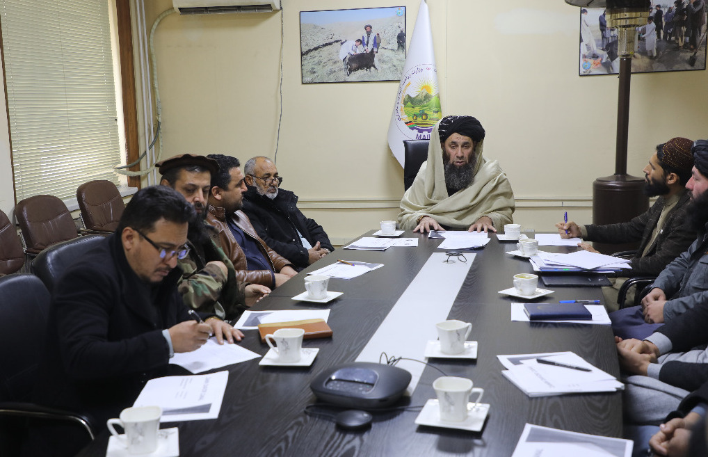 د زمینداور کانال د چارو د پیل د څرنګوالي په پار غونډه