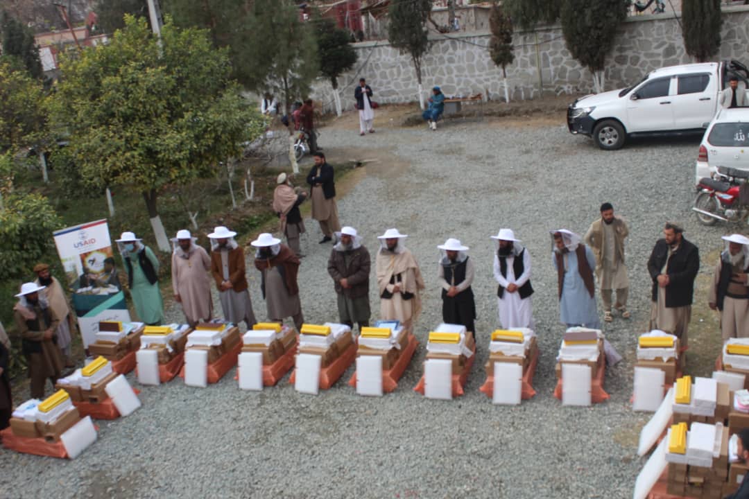 لغمان کې د شاتو مچیو یوشمېر روزونکي وروزل شول