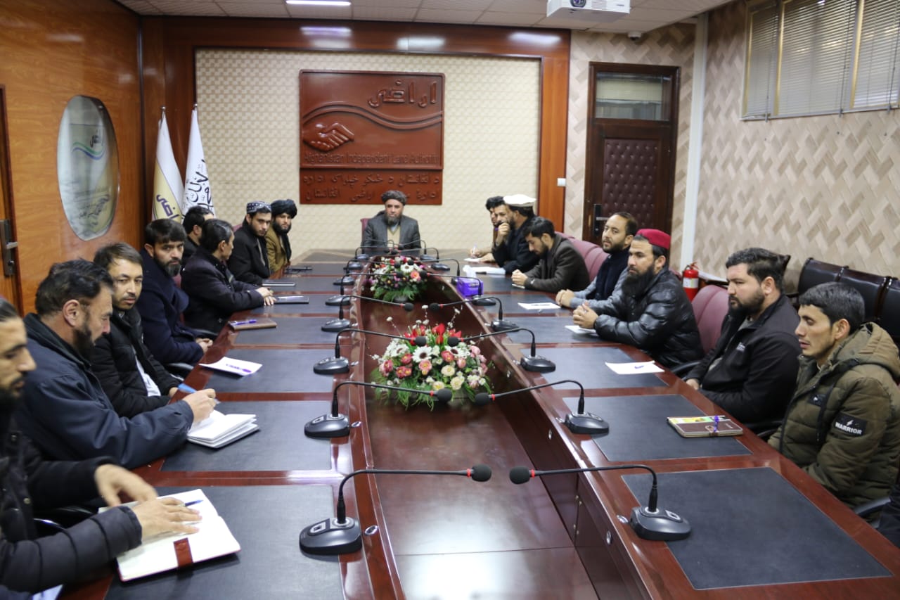 دکرنې وزارت اراضي اداره کې د چارو د همغږۍ په پار هلې ځلې