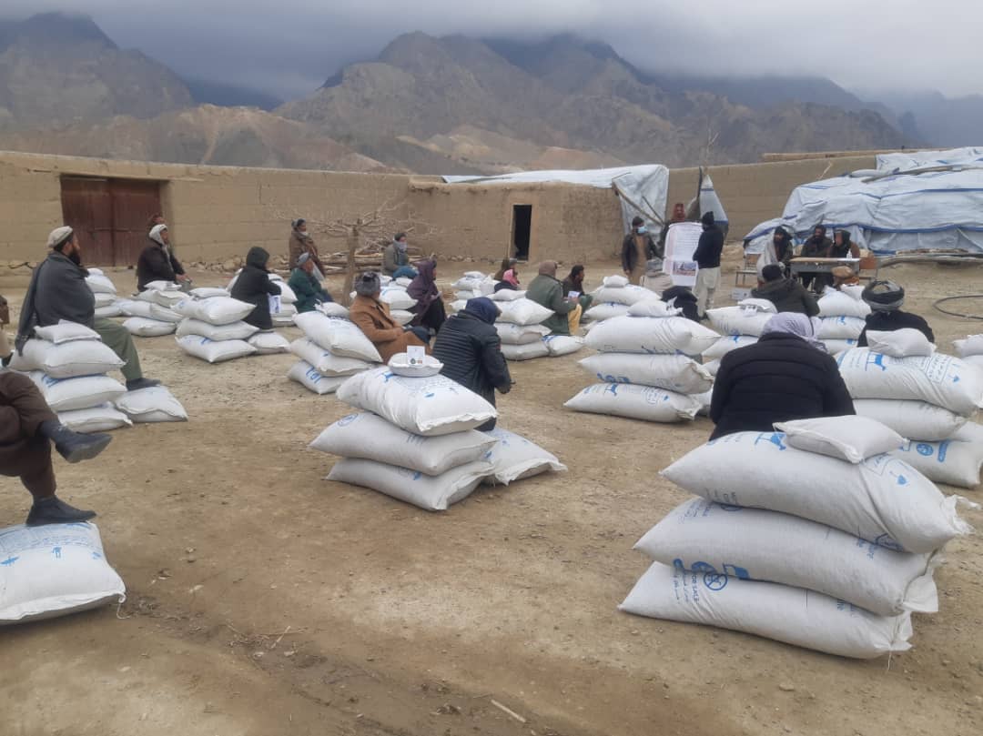 بغلان کې نږدې درې زره مالدارانو سره د مرستې لړۍ پیل شو