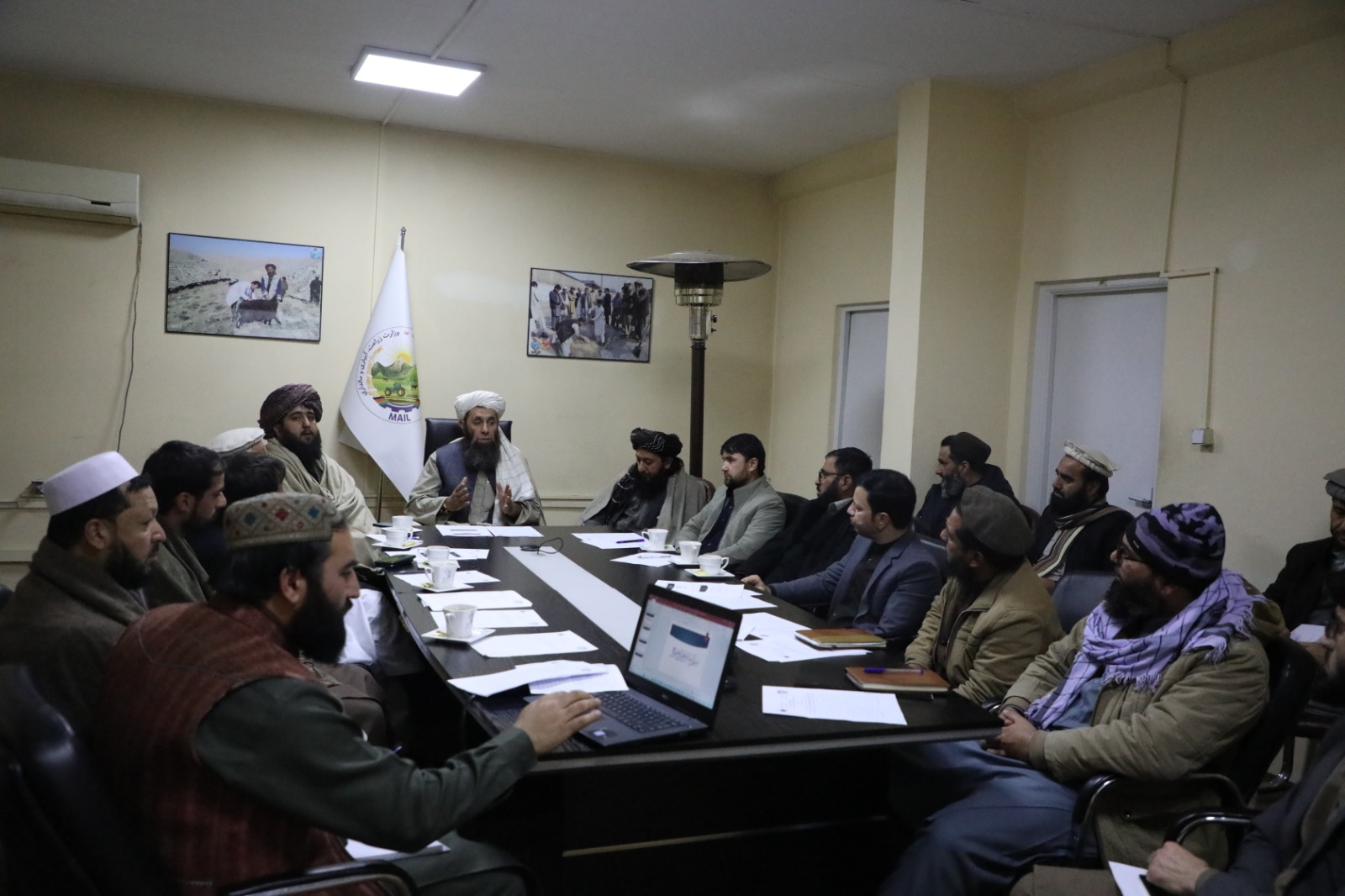 د خصوصي سکټور استازو سره د کرنې او مالدارۍ مرستیال غونډه