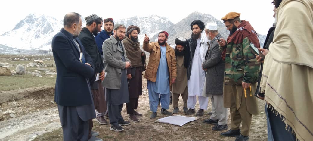 بررسی زمینهای امارتی ساحه شرکت نساجی گلبهار ولایت کاپیسا