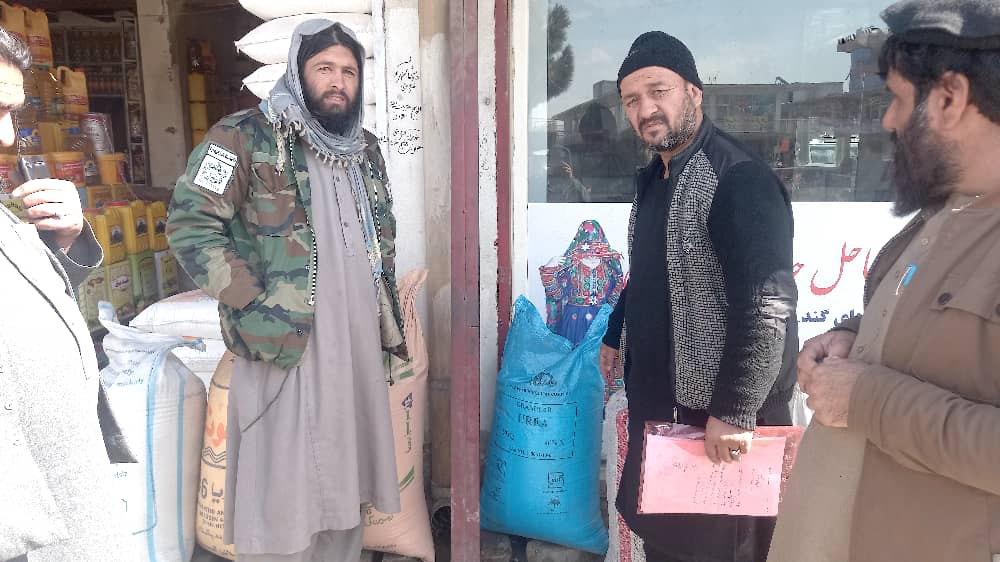 نظارت و بررسی فعالیتهای دکانهای کود کیمیاوی در ولسوالی ده سبز ولایت کابل