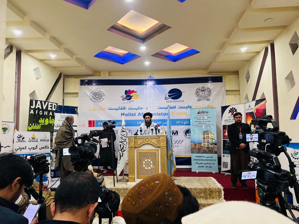 د کرنې او مالدارۍ مرستيال په ننګرهار ولايت کې په لاره اچول شوې نندارتون کې ګډون وکړ 