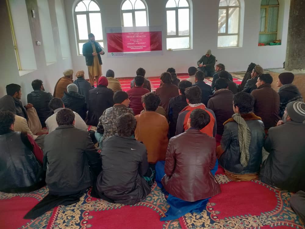 بیش از هزار تن از باشندهگان ولسوالی خاکجبار کابل شامل پروسه کار در مقابل پول میشوند