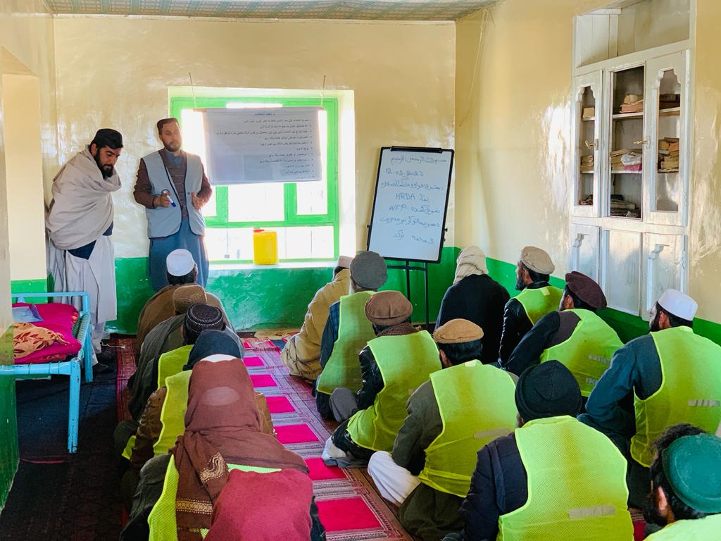 لوګر کې یوشمېر بزګران وروزل شول