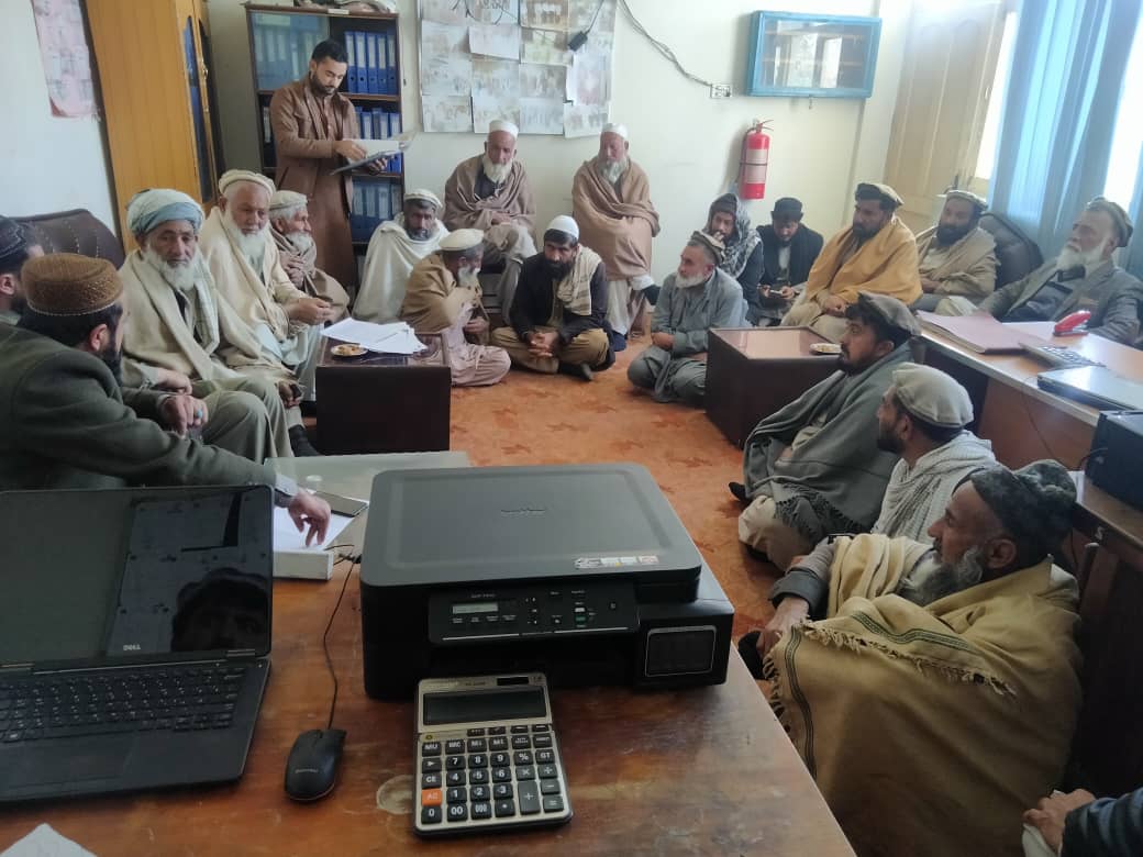 ننګرهار کې د ختیځ لبنیاتو ټولنې غړو سره ناسته ترسره شوه: