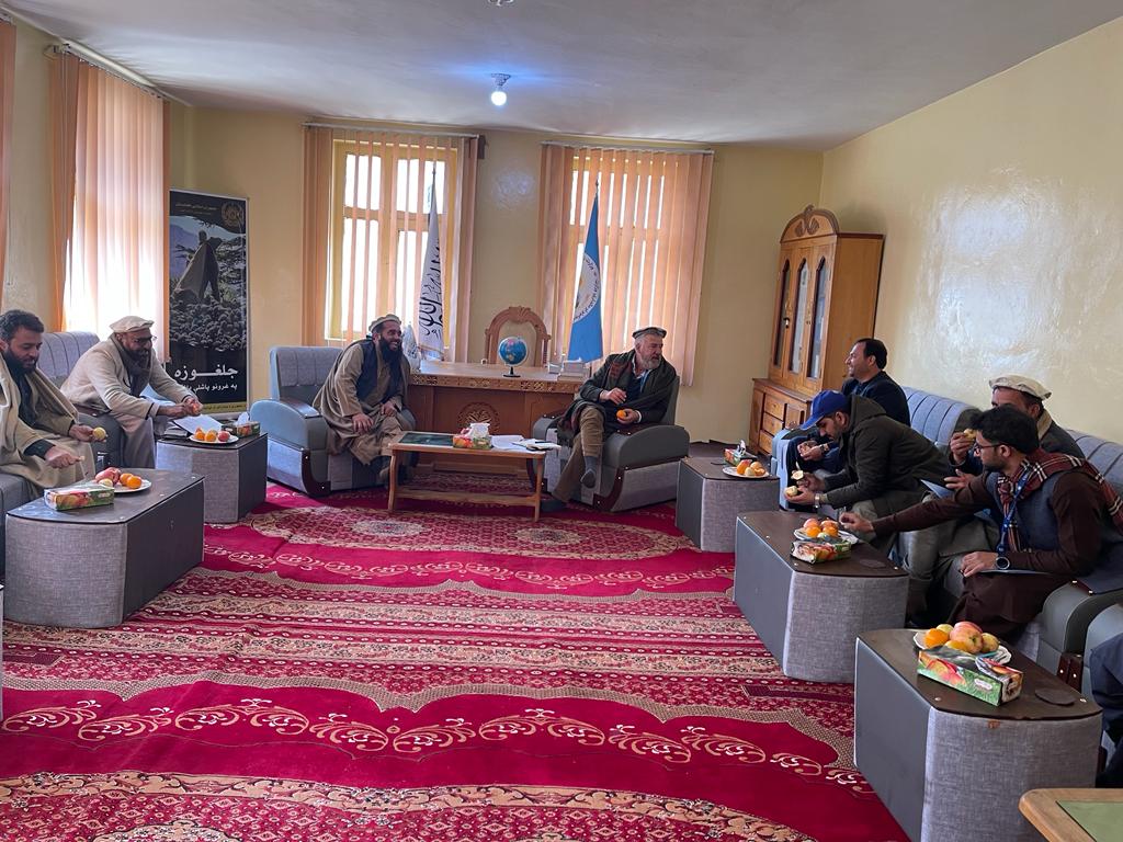 د نورستان دکرنې رياست: د FAO مشر سره د کرنې او مالدارۍ پر پراختيا خبرې وشوې