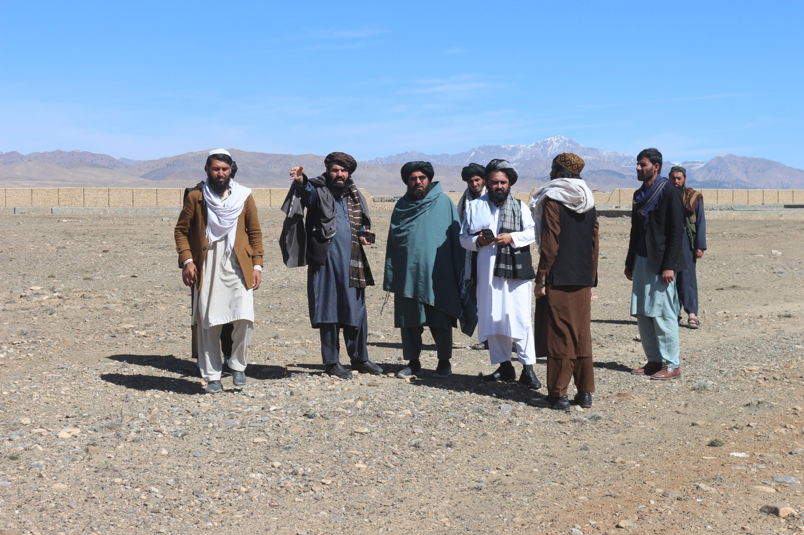 پکتیا کې د ځمکې غصب مخنيوی او غصب شوو ځمکو بېرته راګرځولو تخنیکي پلاوی د هوایي ډګر او رباط سیمو څخه لیدنه وکړه