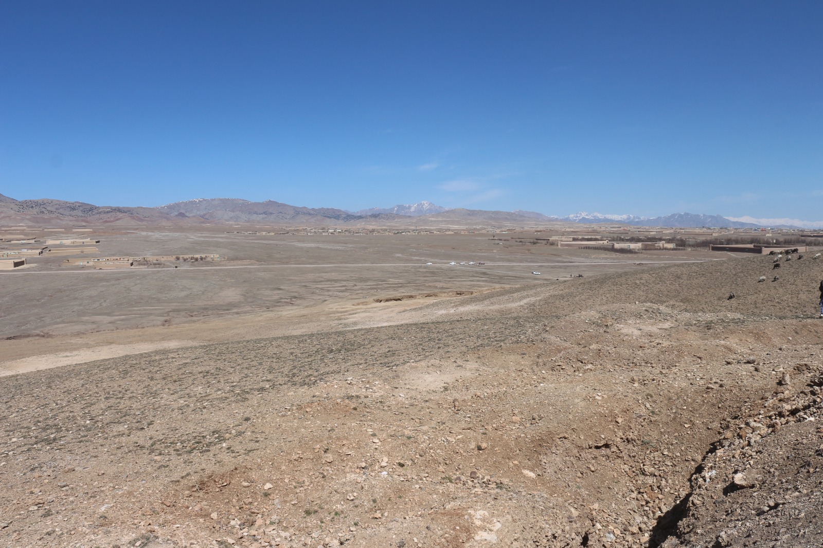 پکتیا کې د ځمکې غصب مخنيوی او غصب شوو ځمکو بېرته راګرځولو تخنیکي پلاوی د هوایي ډګر او رباط سیمو څخه لیدنه وکړه