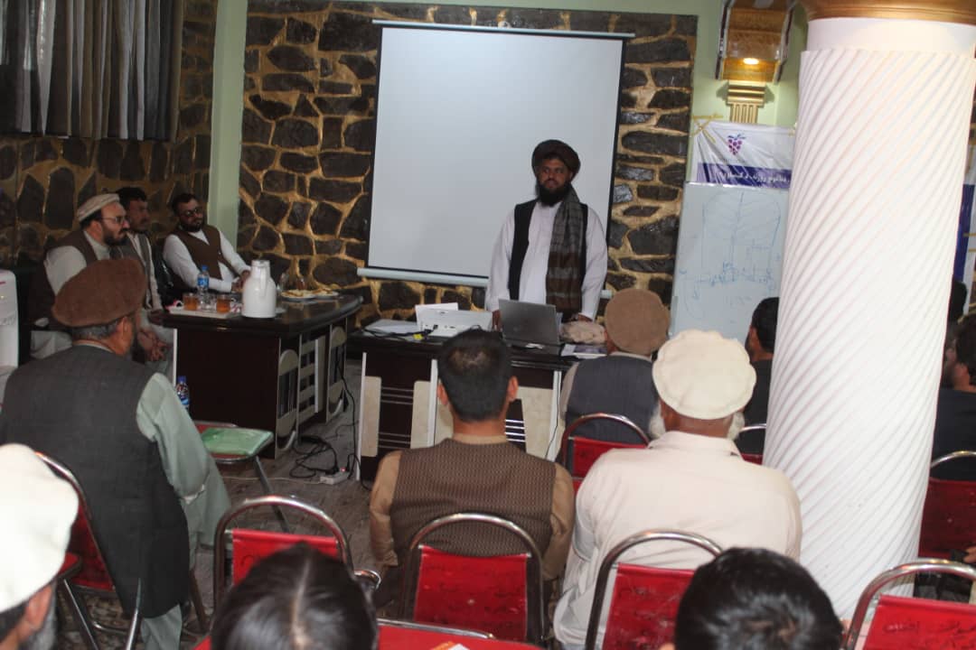 لغمان کې یوشمېر بزګران وروزل شول