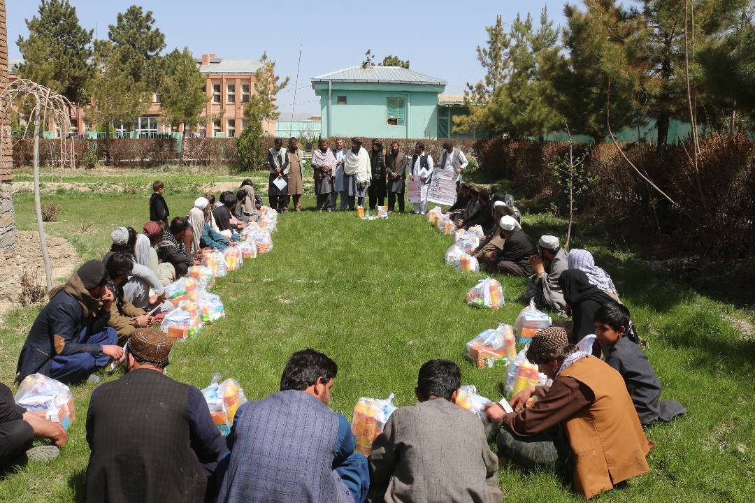 پکتیا کې پر ۴۰ کسانو د حفظ الصحې توکي ووېشل شو