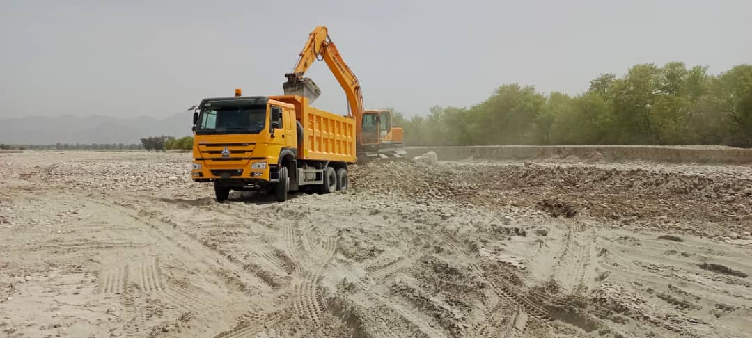 د ننګرهار کانال څلورم فارم کې د محافظتي پولې جوړولو چارې پیل شوې