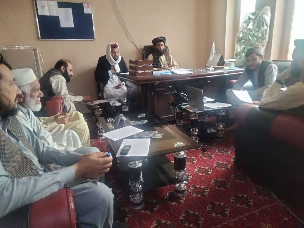 د ننګرهار دکرنې ریاست: د ښې همغږۍ او چوپړتیاوو وړاندې کولو په پار د ۲۲ ولسوالیو د ترویج مدیرانوس ره غونډه وشوه