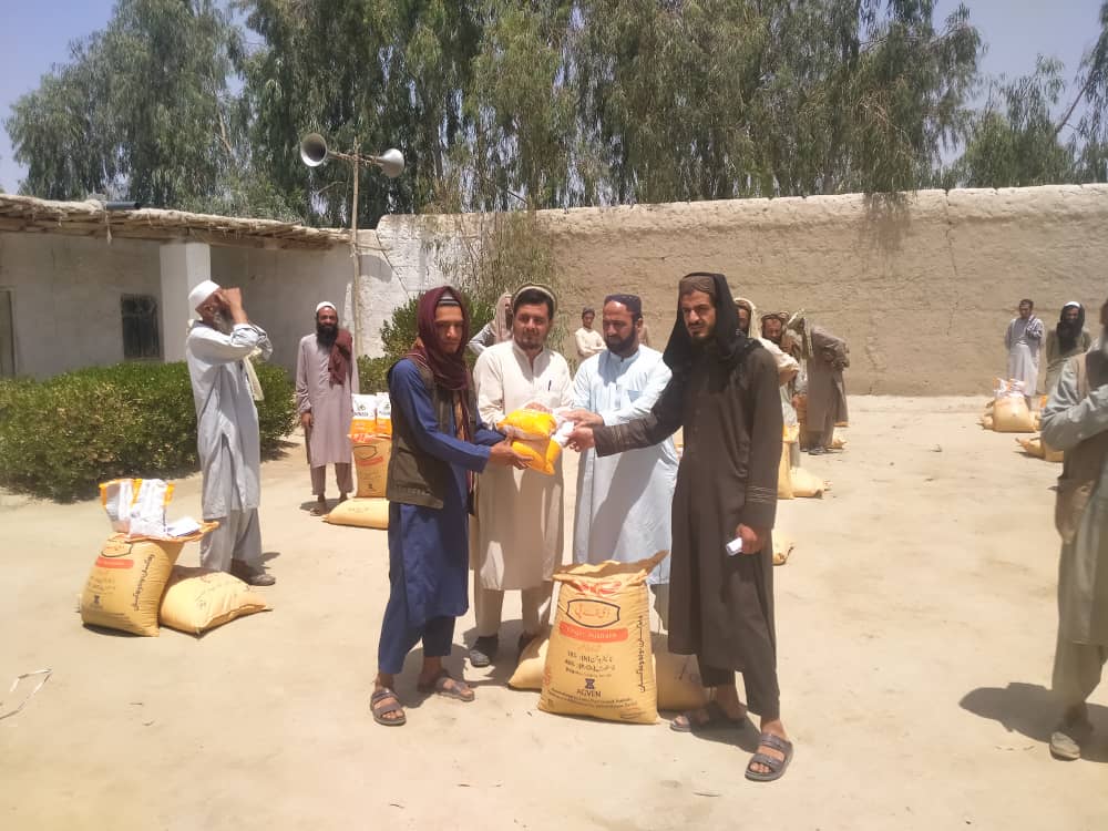 د ننګرهار ګوشتې ولسوالی کې ٣٠ کروندګرو سره مرستې وشوې