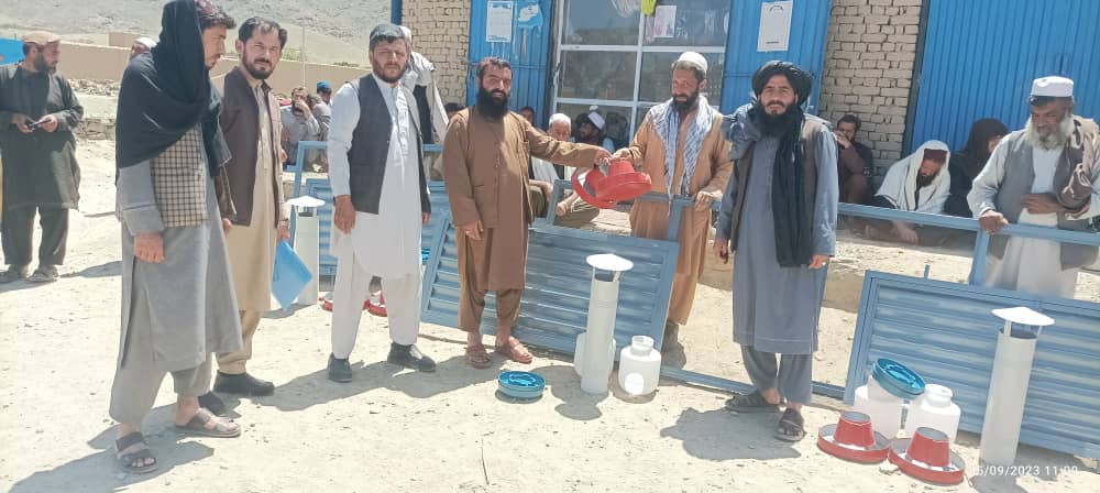 د کابل موسهي کې پر ۱۰۰ کورنیو د چرګانو روزنې توکي ووېشل شول