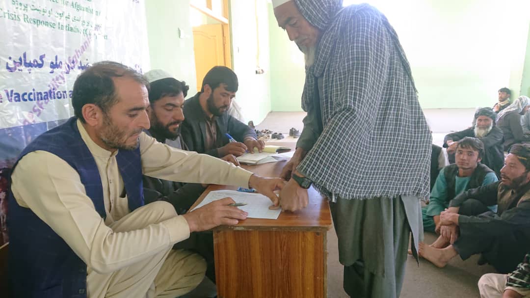 میدان وردګو ولایت کې ۶۰۰ مالدارانو سره نغدې مرستې وشوې