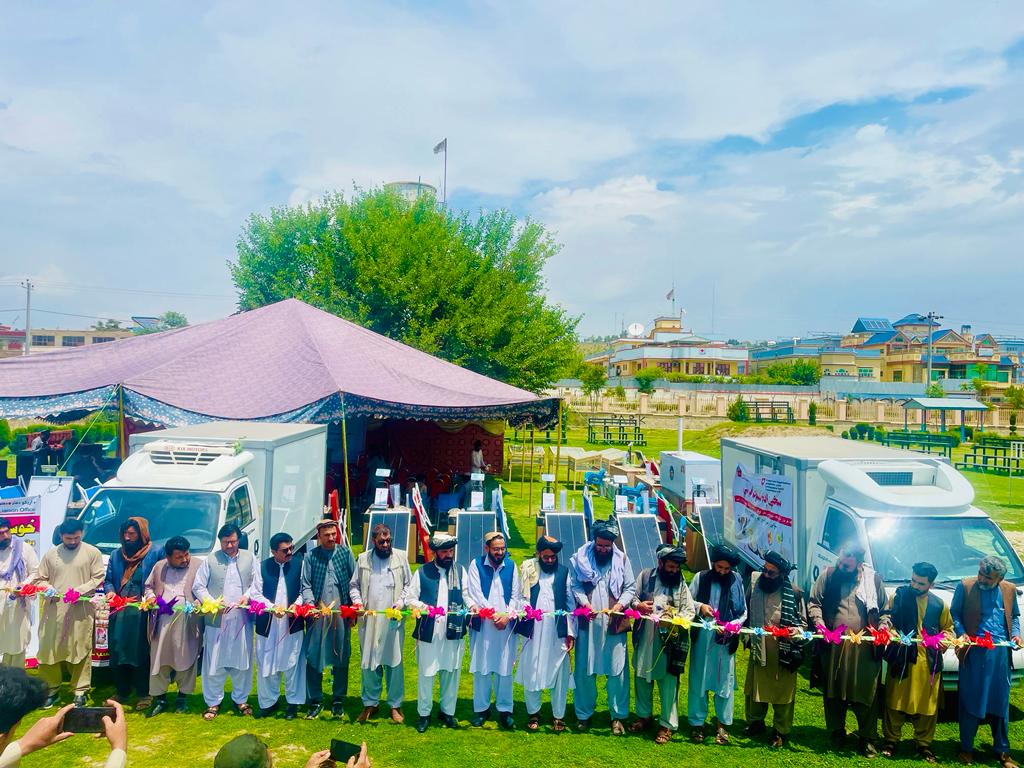 خوست کې د کرنې او مالدارۍ په برخ کې د مرستو د وېش لړۍ پیل شوې