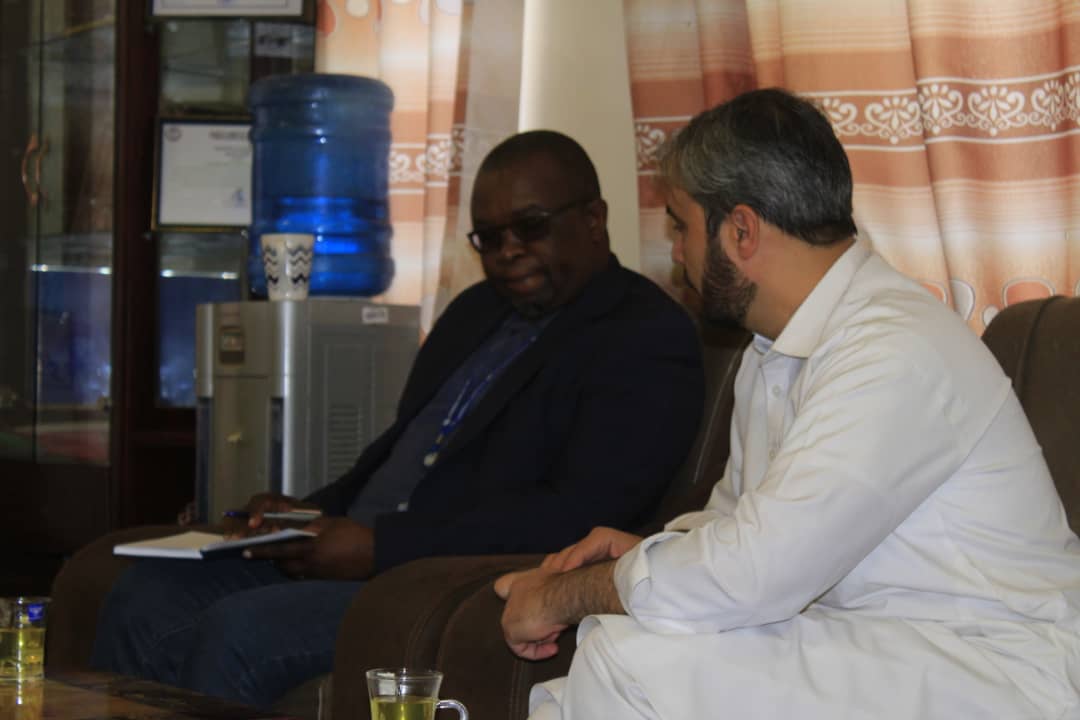 دکندهار دکرنې رییس په دې ولایت کې د ملګرو ملتونو د پراختیایي ادارې مسوول سره وکتل