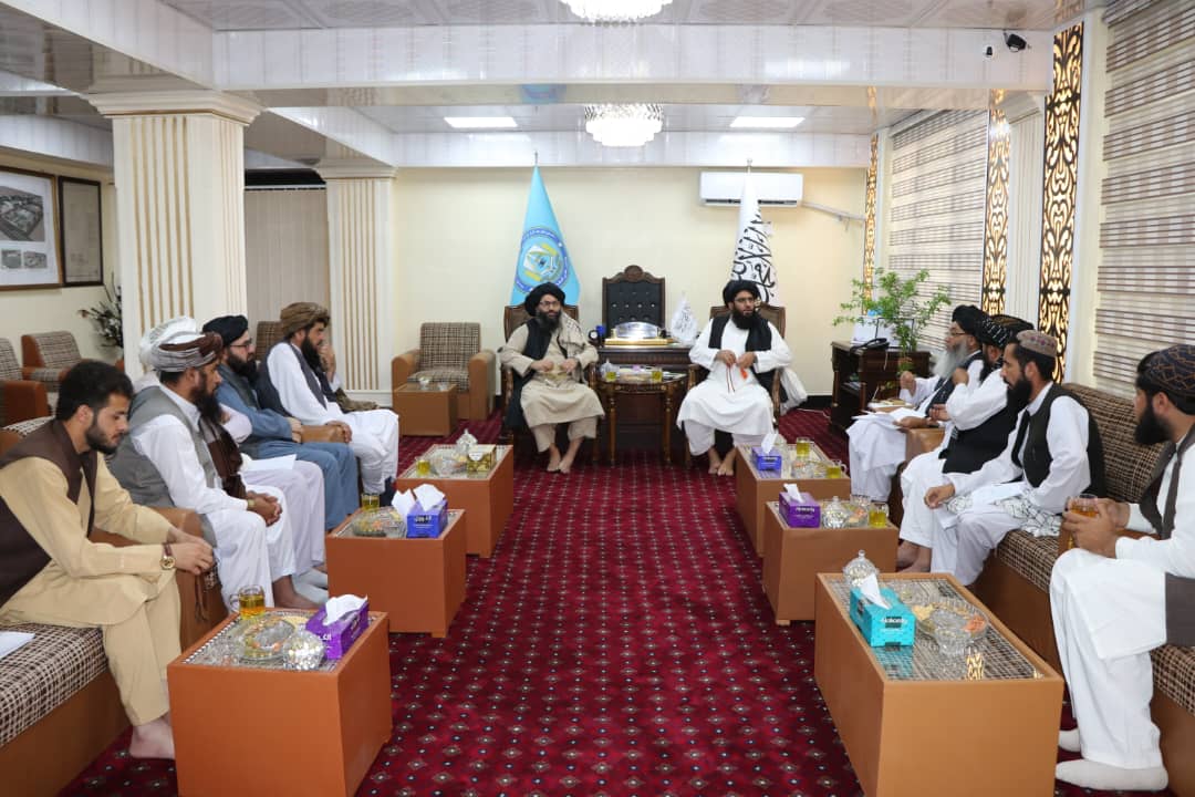 دکابل والي ددې ولایت د غصب مخنیوی کمېټې غړو ته: د مسوولیت احساس کارونه چټګوی