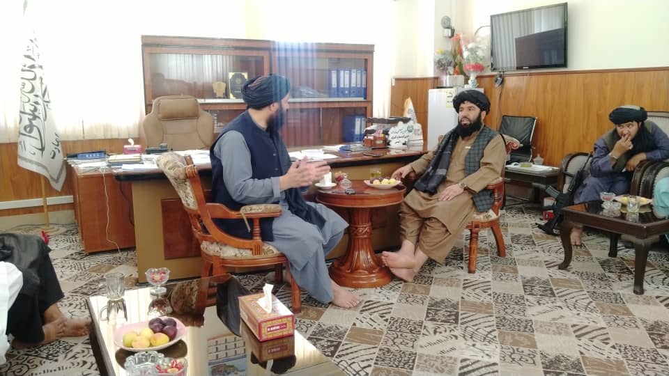 دکندهار دکرنې رییس ددې ولایت د ګمرک له رییس سره کتل