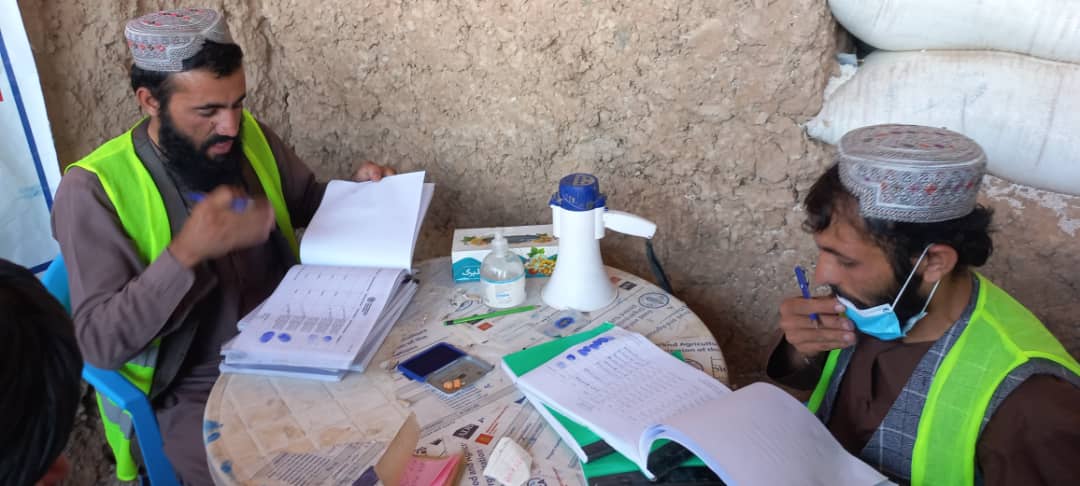 د هلمند ګرشک کې پر سلګونو بزګرانو د کیمیاوي سرو وېش لړۍ پیل شوی