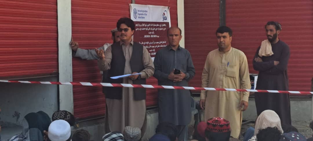 د خوست دوو ولسوالیو پر یوشمېر کروندګرو د جوارو اصلاح شوي تخمونه ووېشل شول