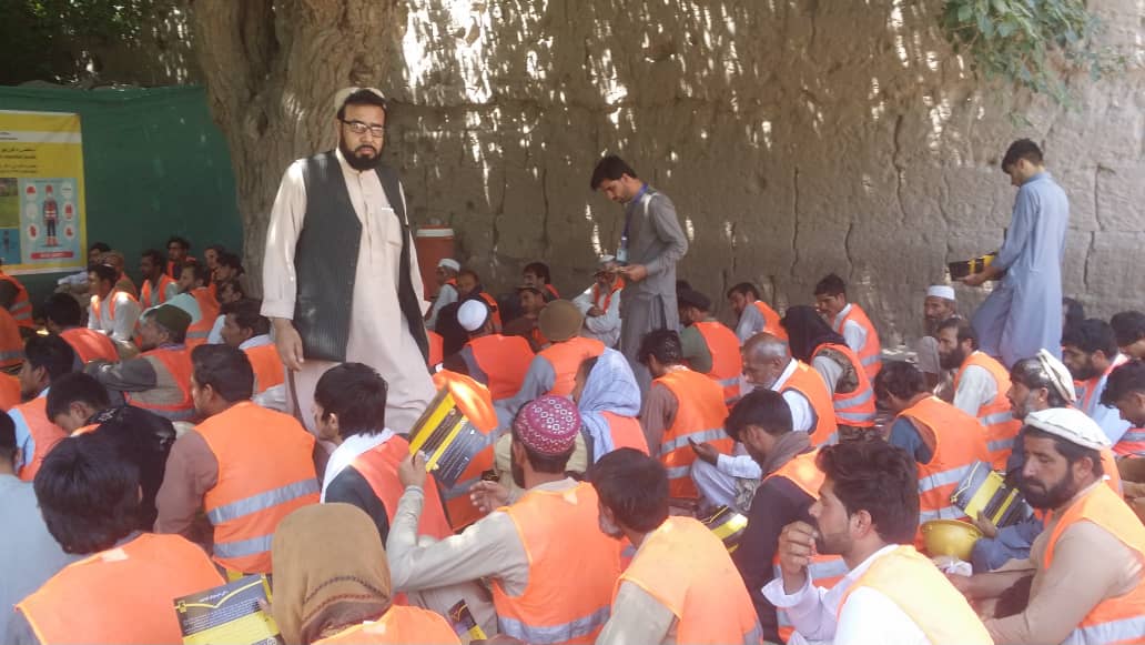 دننګرهار سرخرود کې د شپږو کانالونو د پاک کارۍ چارې روانې دي