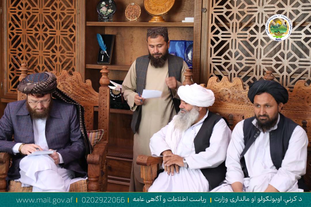 د مراجعينو ستونزو هوارولو په پار دکرنې وزير هلې ځلې