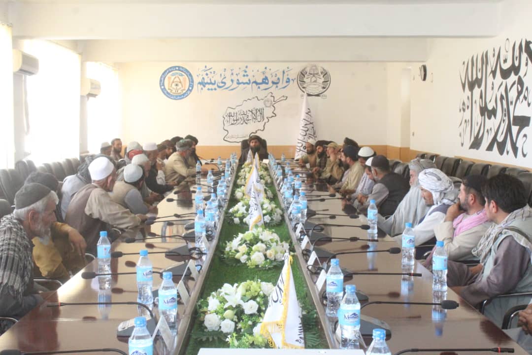 دیدار اعضای هیئت تخنیکی ولایت دایکندی با مقام ولایت و متنفذین قریه زردنی و دشت نیلی