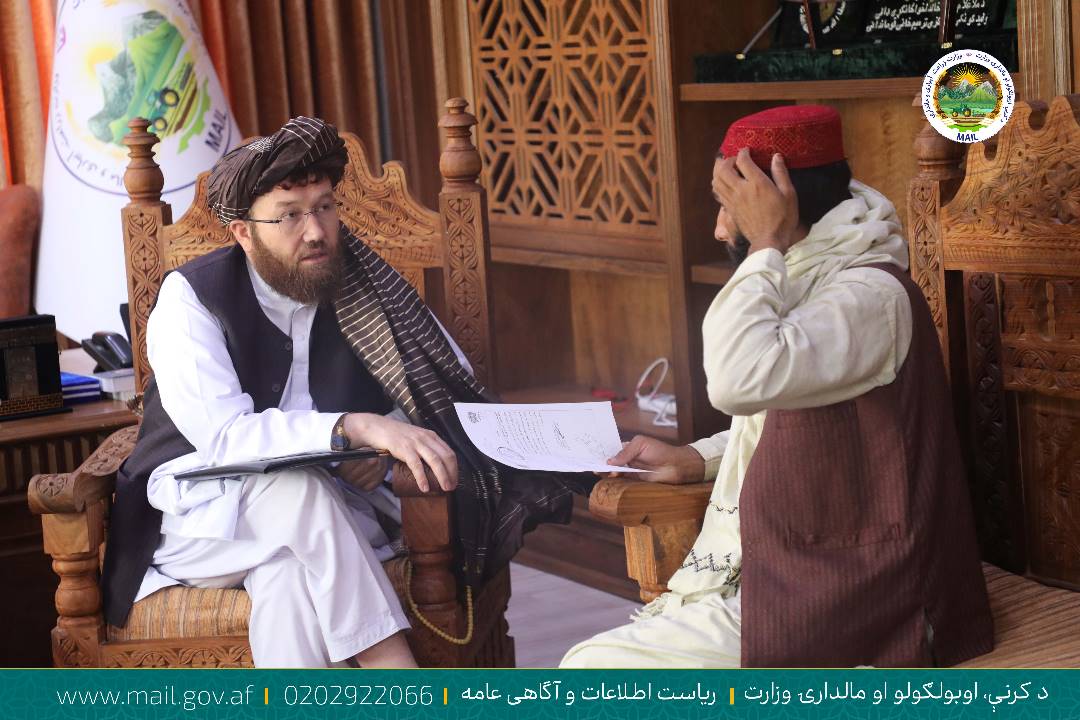د مراجعينو ستونزو هوارولو په پار دکرنې وزير هلې ځلې