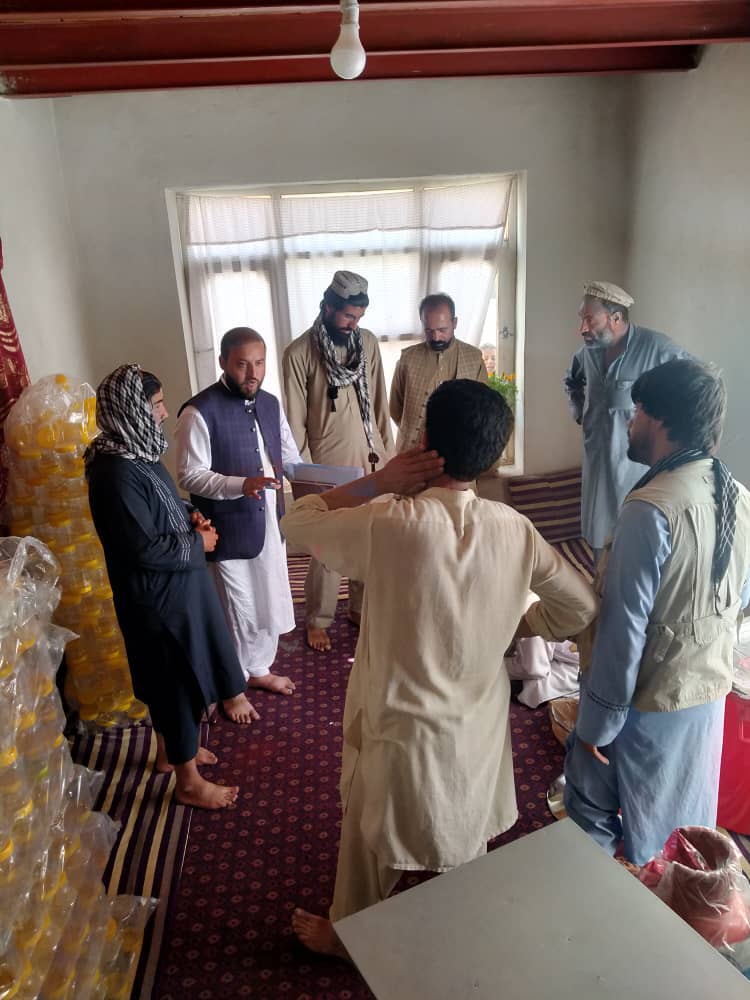 توزیع وسایل ساخت ترشی، مربا و سرکه برای فامیل های بی بضاعت در  ولسوالی خاکجبار ولایت کابل