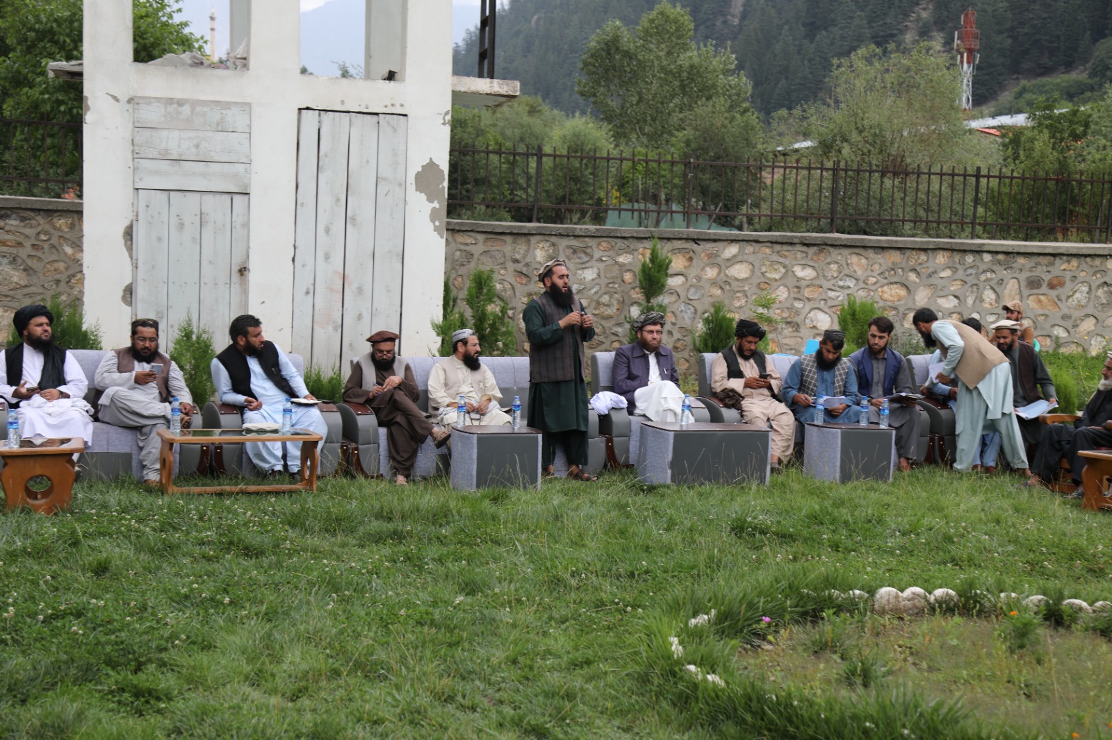 د نورستان د کرنې ریاست له کارکوونکو سره د کرنې وزیر لیدنه