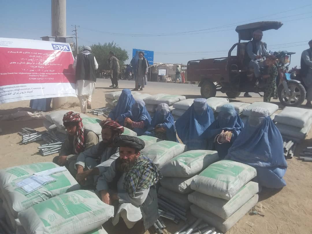 توزیع  وسایل باغچههای خانگی برای ۵۰ خانم در ولسوالی خواجه سبزپوش ولایت فاریاب