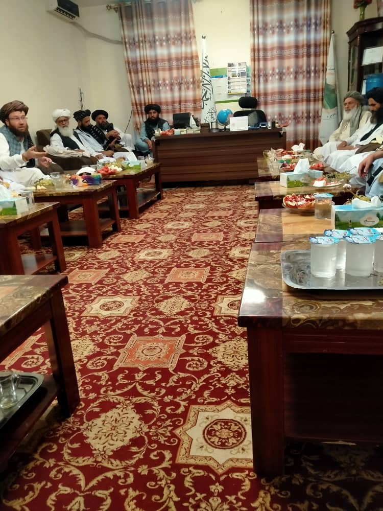 د ځمکې غصب مخنیوی کمیسیون چارواکو د کندهار دکرنې رییس سره وکتل