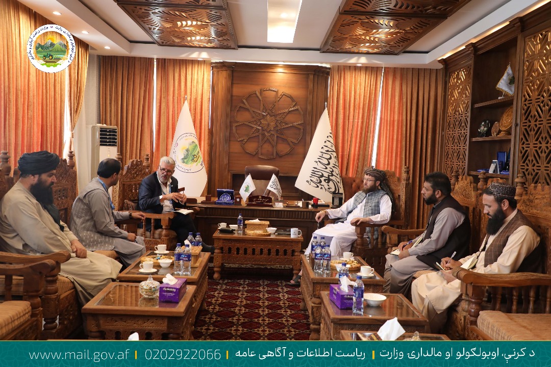 دکرنې وزیر په افغانستان کې د ملګرو ملتونو د خوړو او کرنې ادارې له رییس سره وکتل