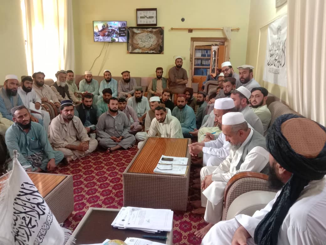 د ننګرهار دکرنې رییس خپلو کارکوونکو ته؛ په خپلو چارو کې رښتنولۍ او روڼتیا ته پام وکړئ
