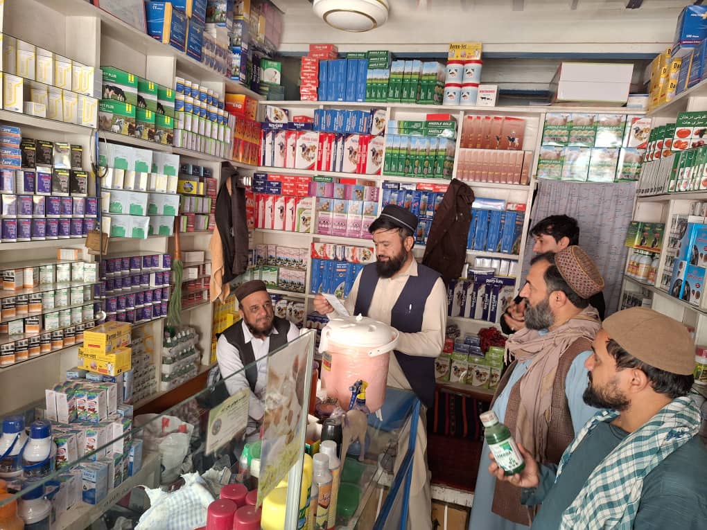 از ادویه جات فروشی زراعتی ولسوالی خان آباد کندز نظارت و کنترول صورت گرفت