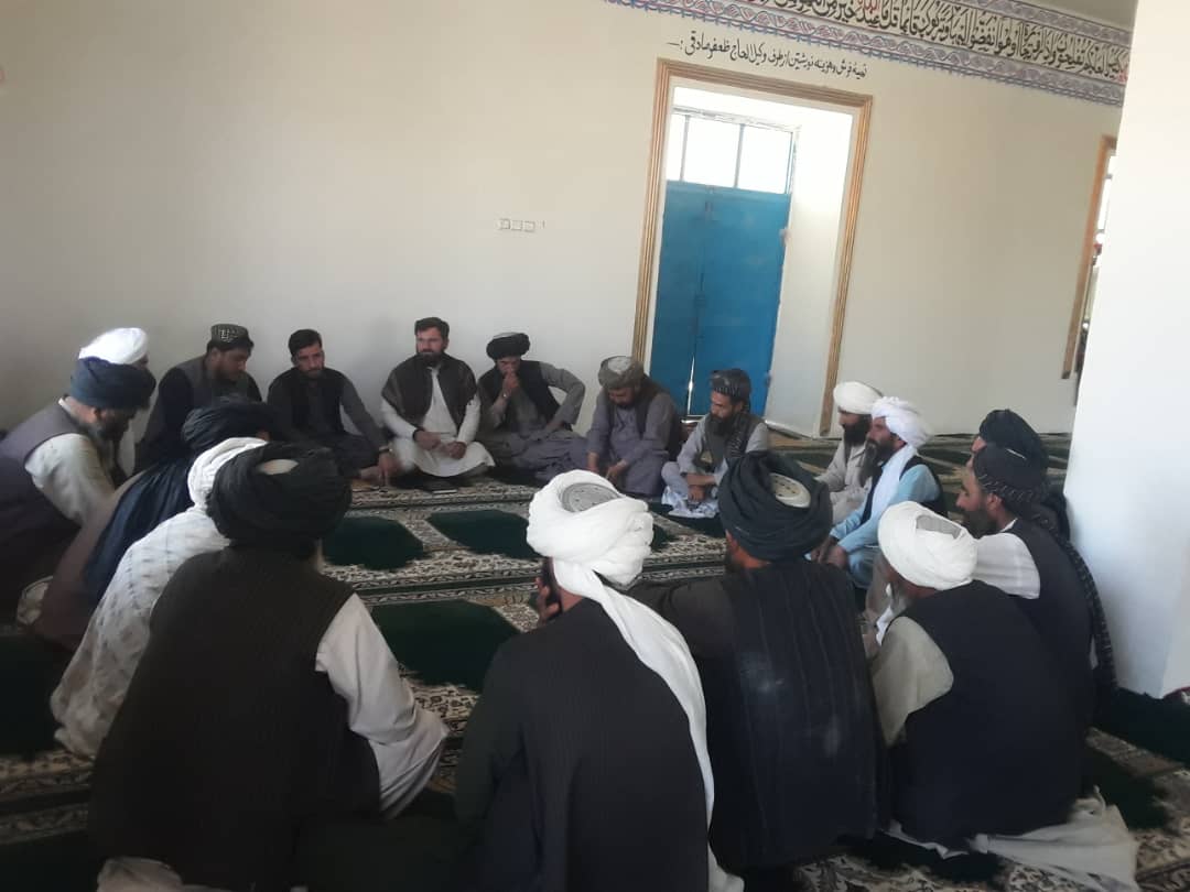 د هلمند ناوه مېش کې پر ۱۰۰۰ بزګرانو د غنمو اصلاح شوي تخمونه او کیمیاوي سرې وېشل کېږي