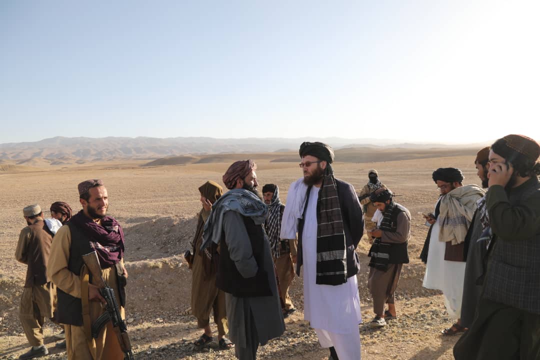 د غور ولایت د فیروزکوه ښار للمي ځمکو څخه دکرنې وزیر لیدنه