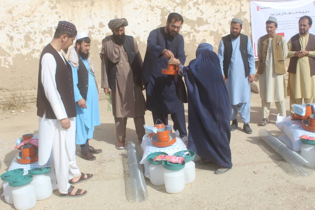 توزیع وسایل پرورش و خوراکه مرغ برای ۲۰۰ تن از زنان ولایت جوزجان