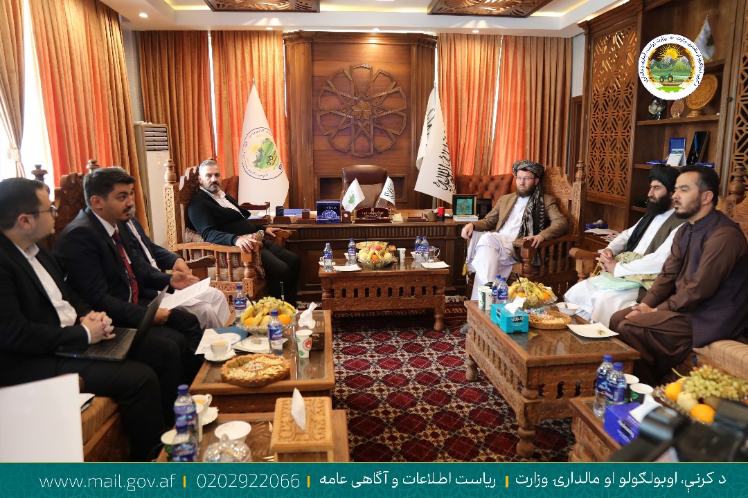 دکرنې وزیر د ترکیې د ګرین اکشن سوداګریز، کرنې او مالدارۍ شرکت له چارواکو سره وکتل