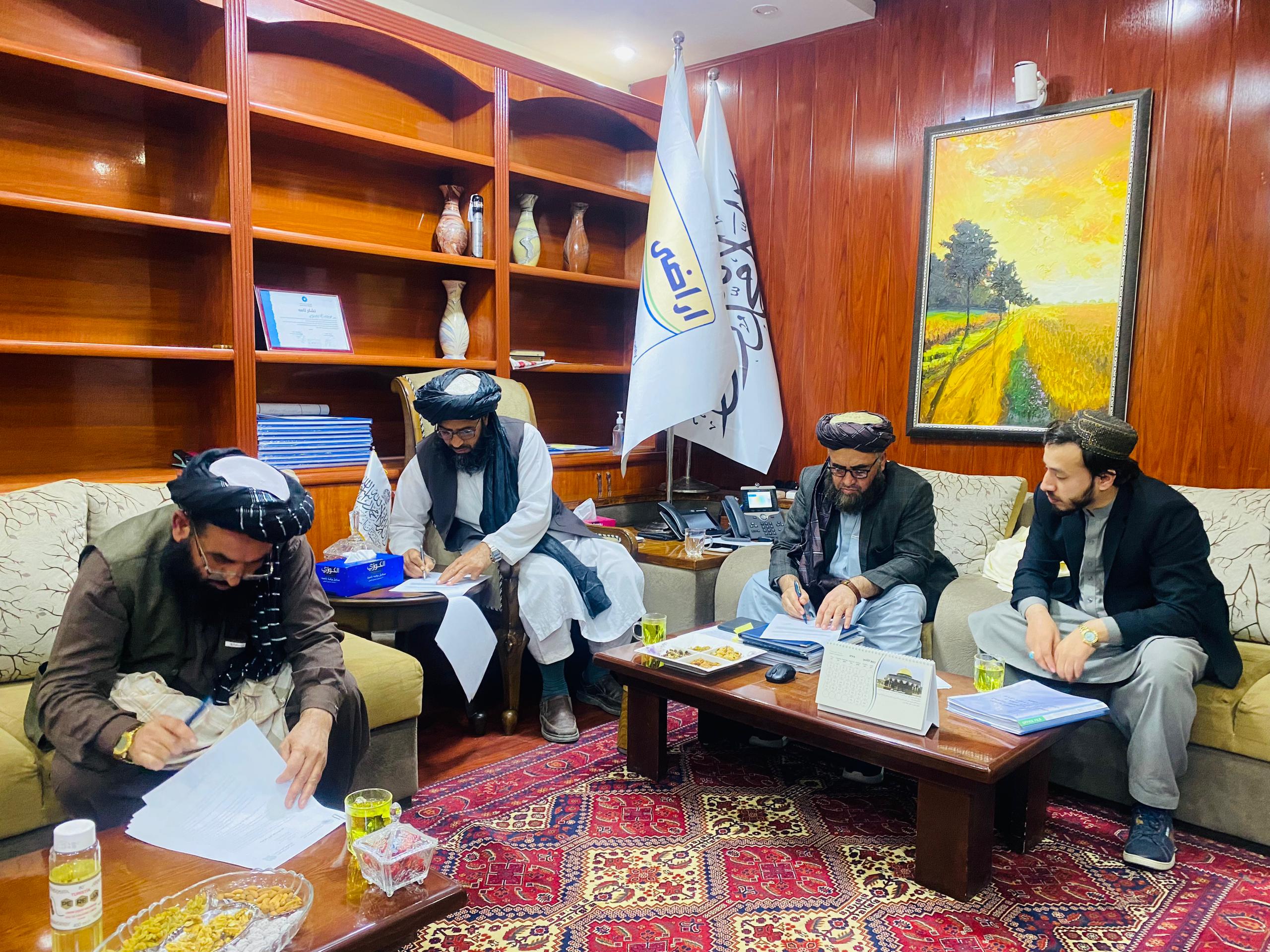 د کرنې وزارت: حج او اوقافو وزارت ته د نهه جریبه ځمکې د لېږد تړون لاسلیک شو