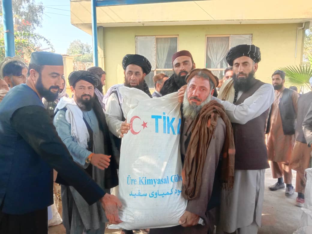 ننګرهار کې د میکانیزه کرکیلې ترویج په پار د غنمو ننداریزې کروندې جوړېږي