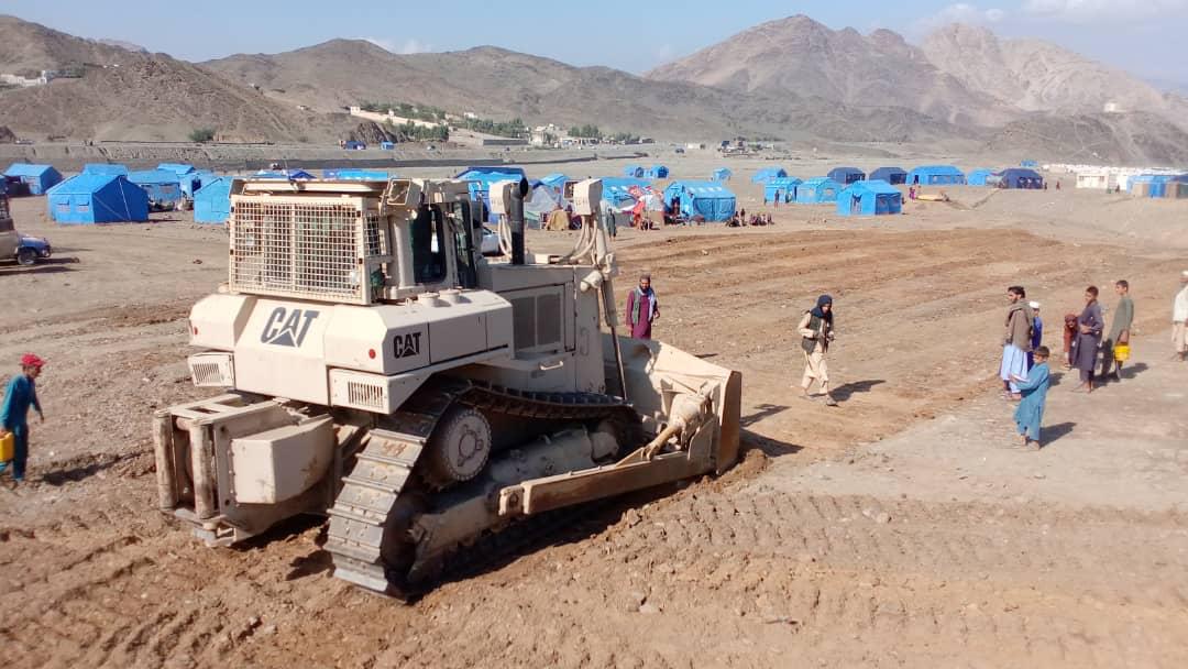 راستنېدونکو کورنیو سره د مرستې په پارهڅې؛آغاخان بنسټ د ۱۰۰ خیمو او ۲۰۰ ترپالونو مرسته وکړه