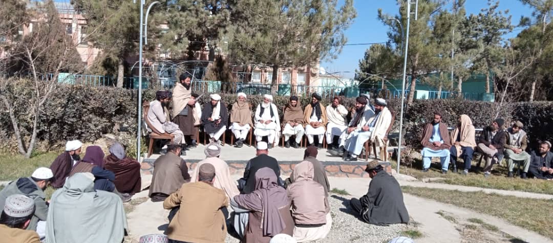 د پکتیا دکرنې رییس ددې ولایت د علماؤ شورا له رییس او غړو سره وکتل